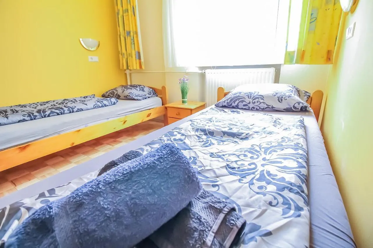Economic 2Sb Apartment In Lively Area Vienne