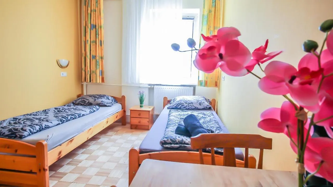 Economic 2Sb Apartment In Lively Area Vienne