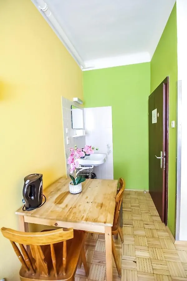 Economic 2Sb Apartment In Lively Area Vienne