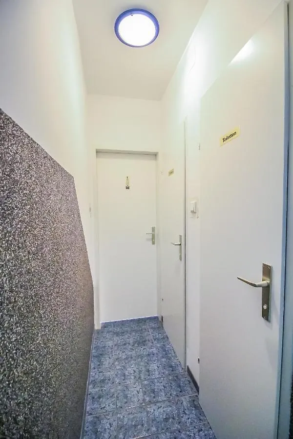 Economic 2Sb Apartment In Lively Area Vienna Austria